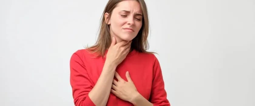 Czy miód wysusza gardło? Odkryj prawdę o jego właściwościach