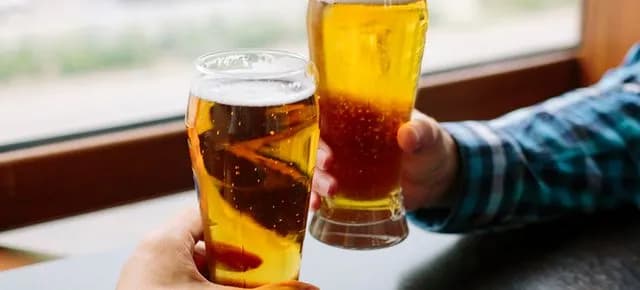 Czy piwo podnosi cholesterol? Poznaj prawdę o jego wpływie na zdrowie