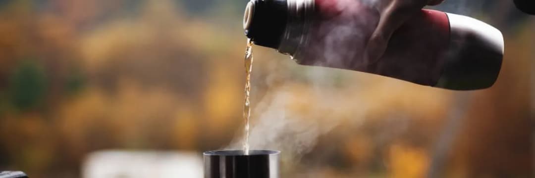 Skuteczne sposoby na usunięcie osadu z herbaty w termosie