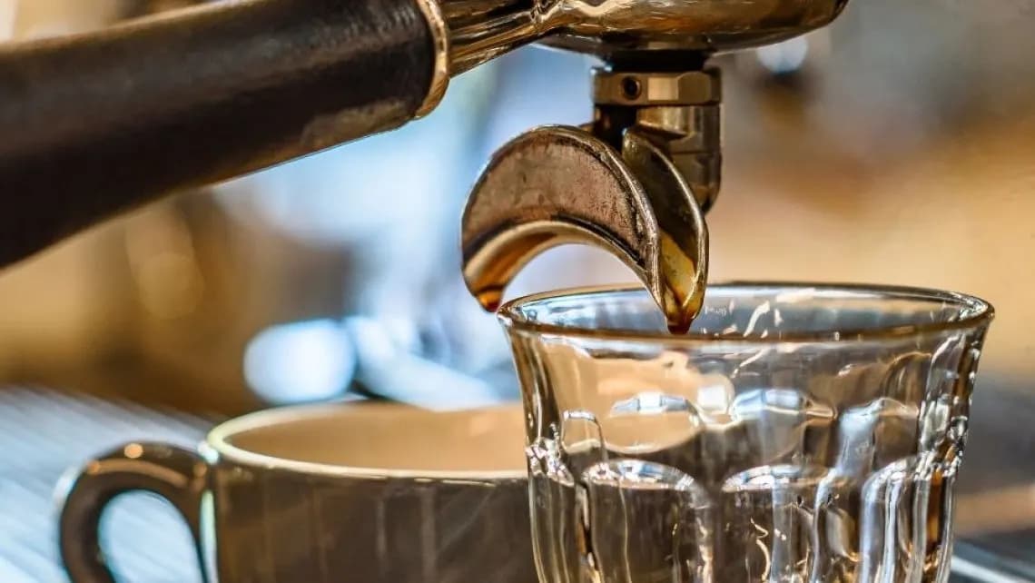 Jak sprawdzić termostat w ekspresie do kawy i uniknąć problemów z grzaniem