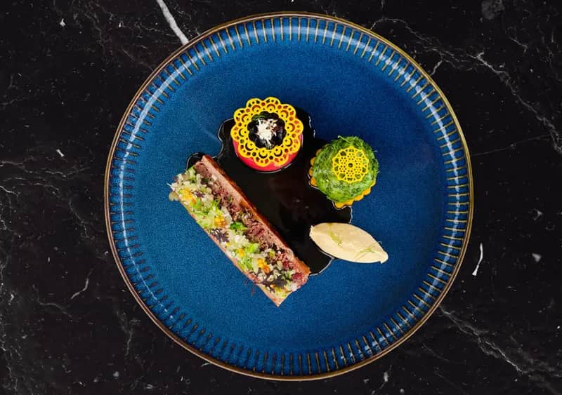 Sporządzanie potraw i napojów: Kluczowe umiejętności i techniki, które musisz znać