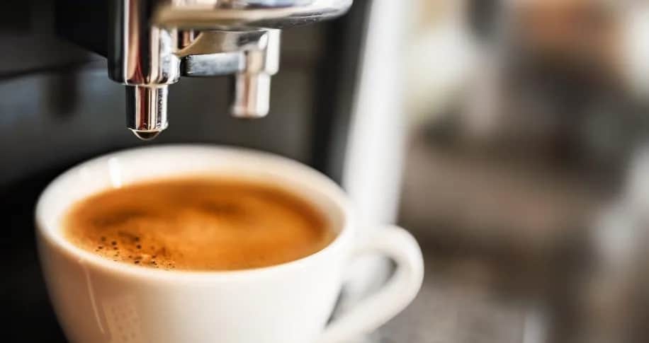 Ile gram kawy na espresso? Poznaj optymalne proporcje i błędy