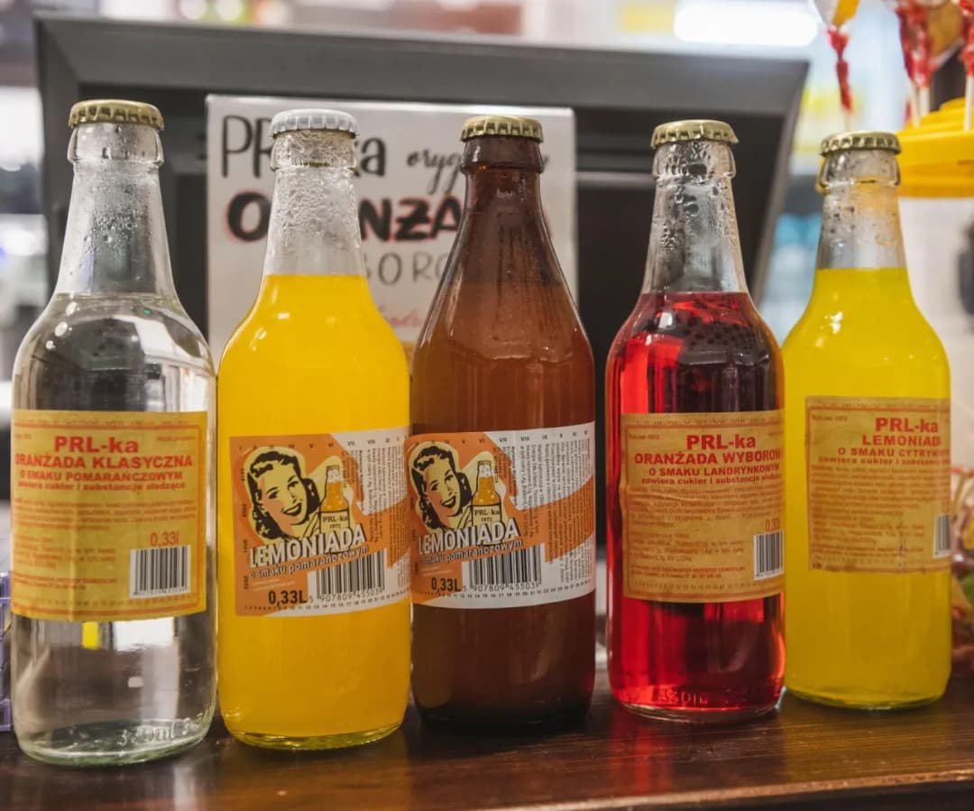 Nostalgiczne napoje lat 90, które pamiętasz z dzieciństwa